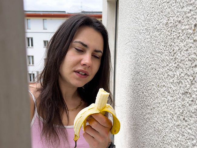 Versauter PRIVATs*x mit dem Nachbarn. WER gibt dem „ÄFFCHEN“ sper*A? Morgenlatte abgemolken!