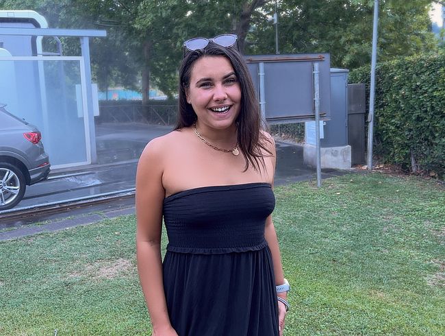 Jenny_Stella Porno Video: EIN "unmora*isch-ana*es" Angebot. In der Waschstraße fremde Männer zum ana* fi**en eingeladen. 