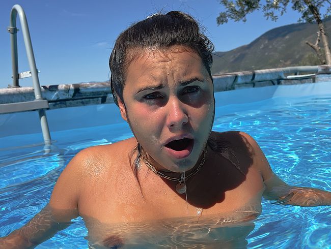 Jenny_Stella Porno Video: OMG! ICH MUSS so viel Wasser und sper*A schl**ken! Unterwasser notgeilen schw**z gebla*en