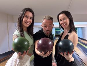 Jenny_Stella Porno Video: Uff! Habe ich Ronya Rabe an ihre GRENZEN gebracht? HEFTIG: LIVE-cream**e-besa**ng in die musc**s!