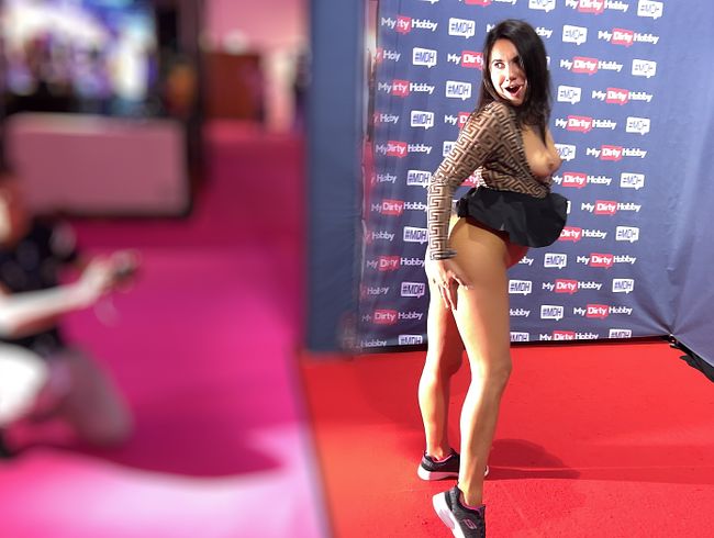 Jenny_Stella Porno Video: VENUS per***s! Familienvater macht Fotos und ich lasse mich von ihm AO 3-LOCH fi**en! 