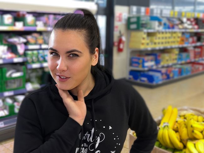 Jenny_Stella Porno Video:  VOM SUPERMARKT-VERKÄUFER dreist in den ars** gefi**t. Mit krasser fo**EN-ZERSTÖRUNG!