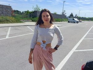 Jenny_Stella Porno Video: WHAT THE fu*k! NACKT auf dem RASTPLATZ! VOM TRUCKER heftig BENUTZT UND doppelt GESCHWÄNGERT.